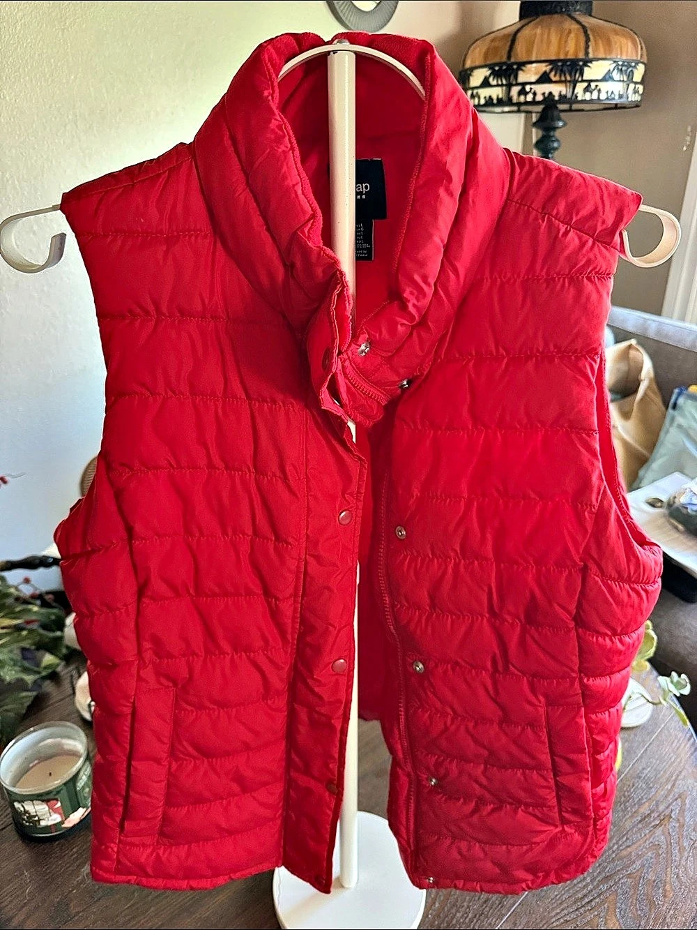 Gap Women's Quilted Vest in Red Size Large Like New
